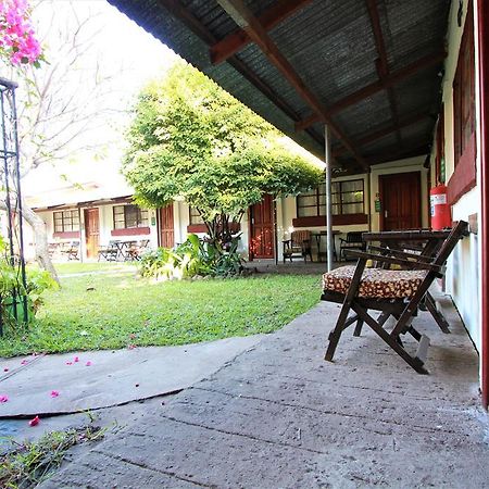 Zigzag Town Lodge Ливингстон Экстерьер фото