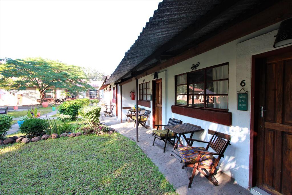 Zigzag Town Lodge Ливингстон Экстерьер фото